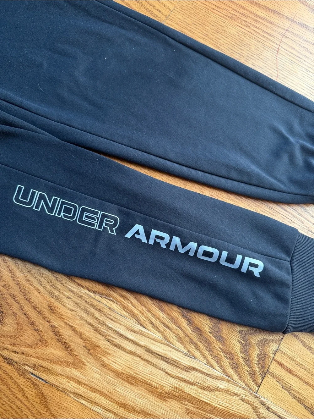 Boy’s Under Armour Joggers. Size Small. Like New Condition.
